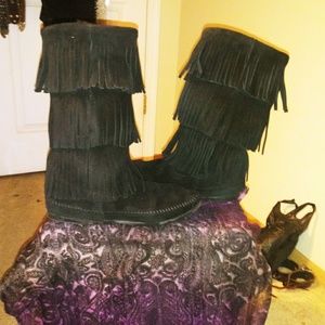 Minnetonka fringe boot mocassins